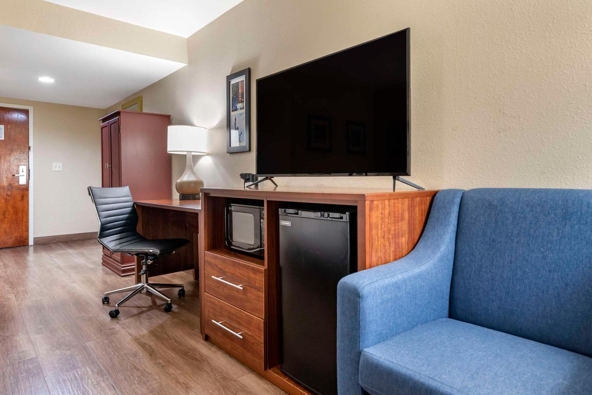 Comfort Inn Birmingham Homewood Buitenkant foto