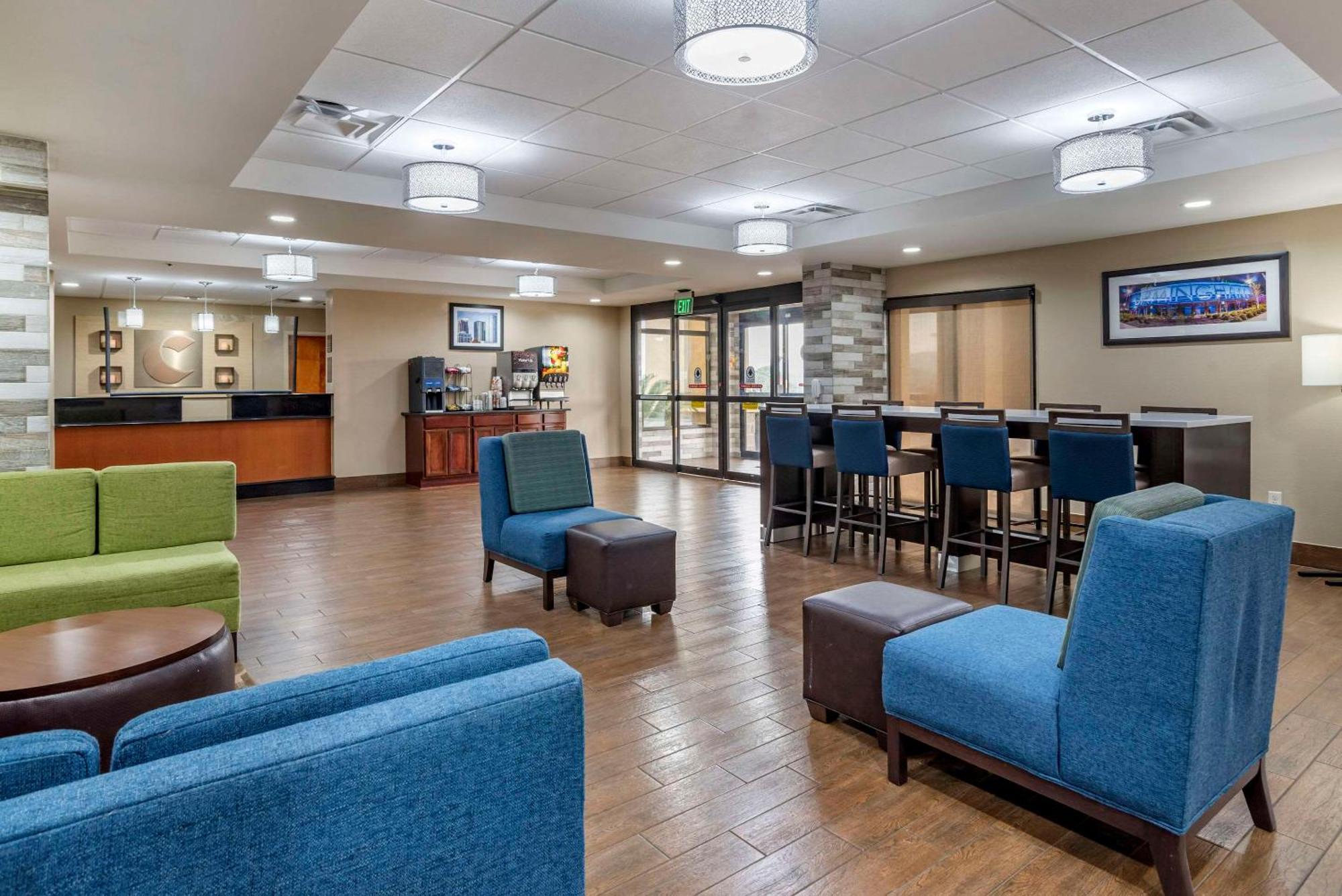 Comfort Inn Birmingham Homewood Buitenkant foto