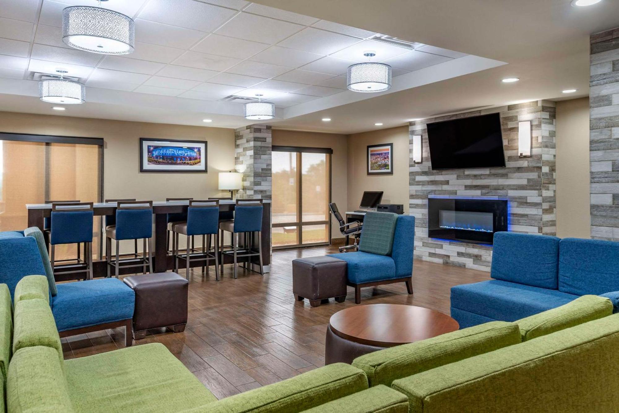 Comfort Inn Birmingham Homewood Buitenkant foto