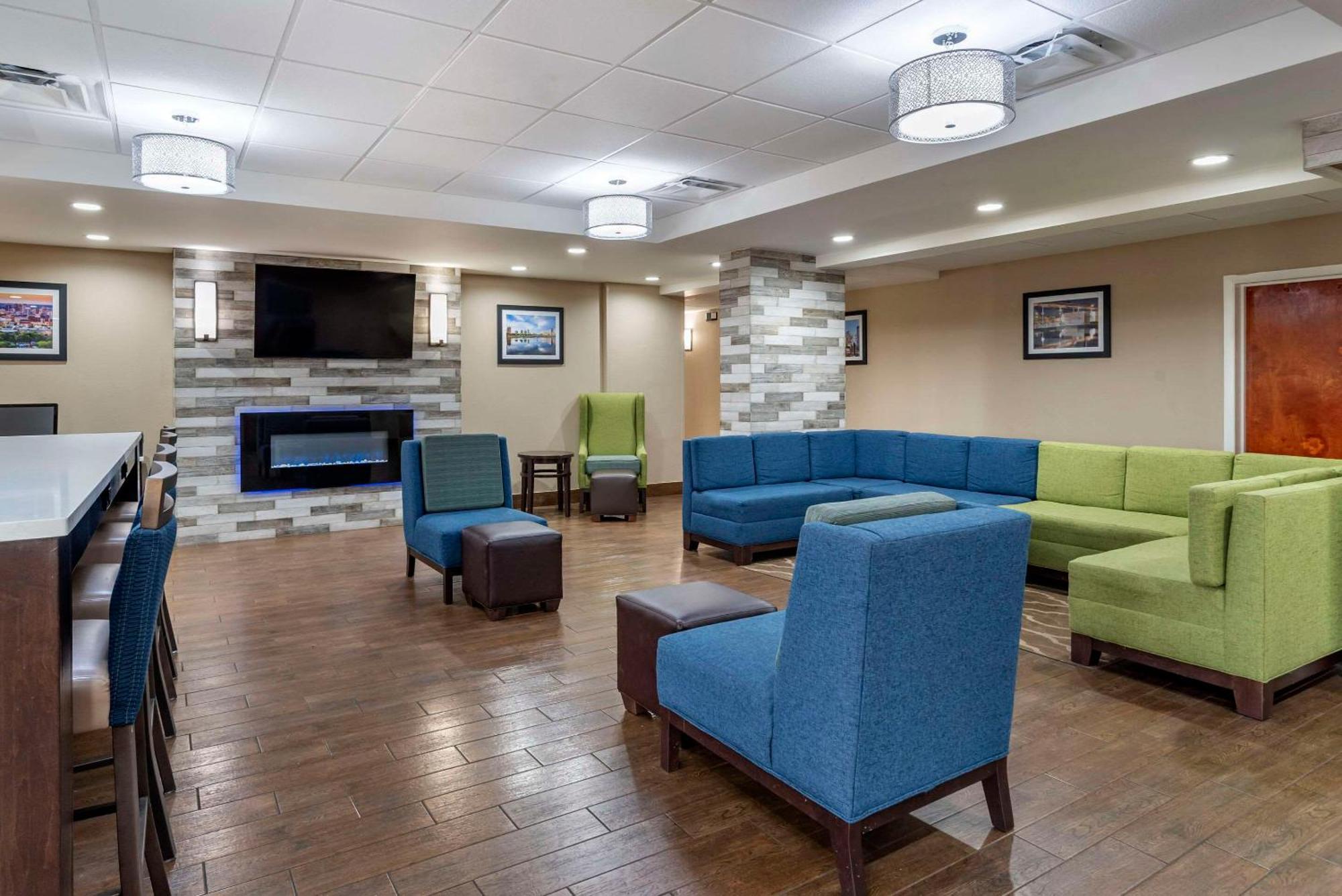 Comfort Inn Birmingham Homewood Buitenkant foto